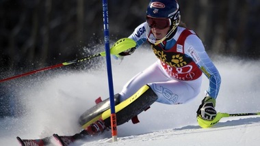 Sci, Coppa del mondo: Shriffrin cade prima del gigante di Aare, ricoverata