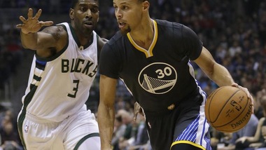 Golden State si ferma, Milwaukee fa la storia