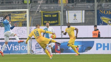 Serie A Frosinone, sputi a guardalinee: si visionano filmati