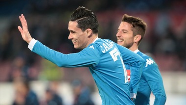 Coppa Italia, Napoli show con il Verona