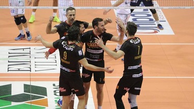 Vibo Valentia espugna Siena e resta in vetta