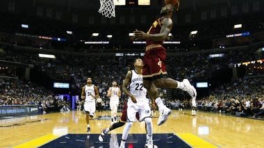 James stende i Clippers, i Kings vincono ancora