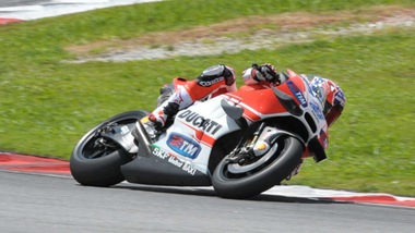MotoGp, Stoner di nuovo in pista con la Ducati