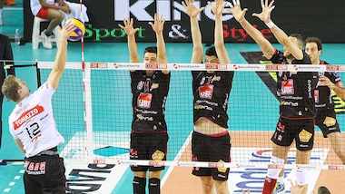 Lube - Sir il big match. Modena e Trento ne approfittano?