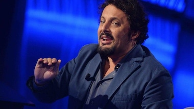 Enrico Brignano: «L'evoluzione si è inceppata»