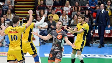 DHL Modena prima finalista di Coppa Italia. 3-1 alla Sir Perugia