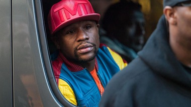 Floyd Mayweather a Milano: fa shopping in via Montenapoleone
