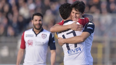 Serie B: tris esterno del Cagliari, pari per il Crotone