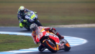 Test MotoGp: Marquez chiude al comando, Rossi è quinto. Petrucci, frattura alla mano