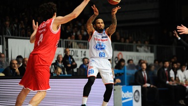 Basket Serie A, orgoglio Cantù con Hodge e Fesenko