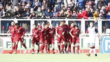 Serie B, Trapani-Cagliari 2-2: Rastelli perde il primato