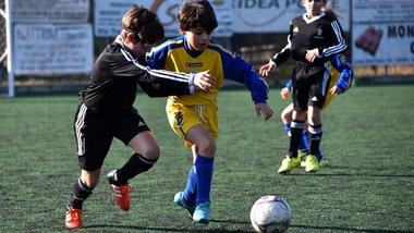 Pulcino di Pasqua - Tine, colpo da biliardo in buca d'angolo