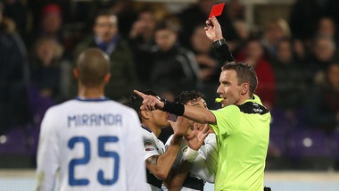 Serie A, la moviola: Mazzoleni inguardabile, sbaglia tutto!