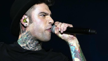 Fedez, che rap: dalle cene con Belen alla lite che lo manda in ospedale