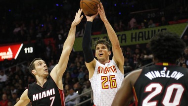 Korver doma i Pacers, James stende i Clippers
