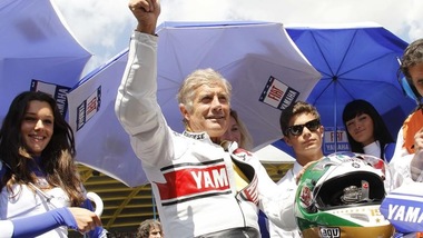 Giacomo Agostini non è morto: l'ex pilota vittima di una bufala