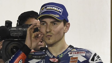 Ecco perché Lorenzo si cuce la bocca