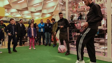 Palermo, Bentivegna e Cristante allo Store: che entusiasmo i tifosi