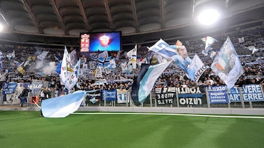 Lazio, i tifosi: «Siamo con Bielsa un eroe da amare»
