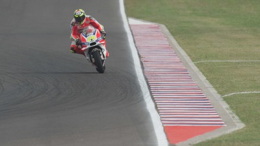 MotoGp, Argentina: Iannone più veloce nel warm up