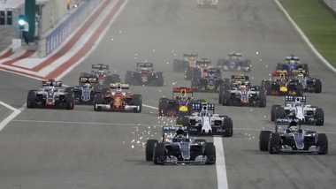 F1 Ferrari, Vettel subito out: «E' frustrante, vedremo cosa è successo»