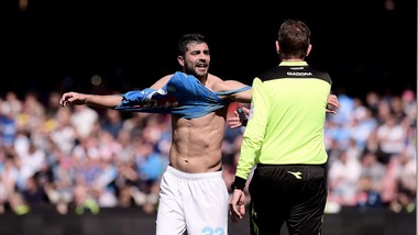 Moviola: Napoli, ci stava il rigore su Albiol che poi rischia grosso