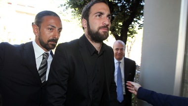 Corriere dello Sport-Stadio in edicola: sconto a Higuain il Napoli è furioso