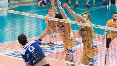 Volley: A2 Maschile, match ball per Vibo e Sora