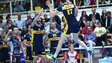 Modena torna in finale scudetto. Trento si arrende in gara 4