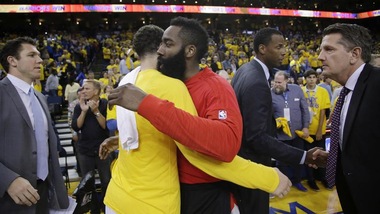 Thompson si veste da Curry, Warriors senza freni