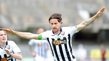 Serie B, Ascoli-Perugia 2-2: Cacia salva Aglietti