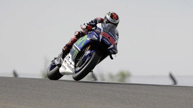 MotoGp, Le Mans: Lorenzo più veloce, Rossi decimo