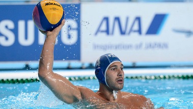 Pallanuoto, choc a Recco: Figlioli accoltellato al volto