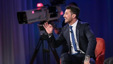 Fabrizio Corona al "Maurizio Costanzo Show", che lite con Cecchi Paone!