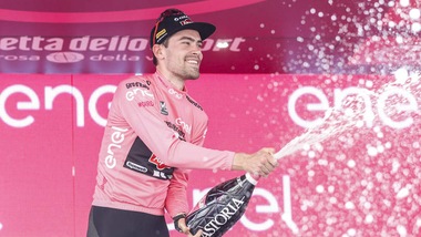 Giro d'Italia, Wellens vince la sesta tappa. Dumoulin resta maglia rosa