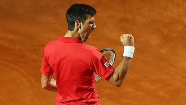 Tennis Internazionali d'Italia: fuori Federer, ai quarti Djokovic sfida Nadal