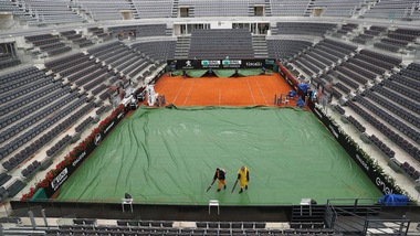 Internazionali, le semifinali slittano per il maltempo