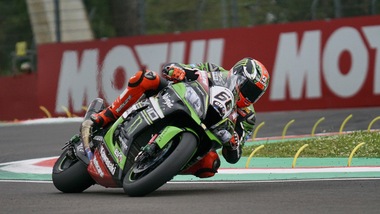Superbike Donington, Sykes: «Con Giugliano bella battaglia»
