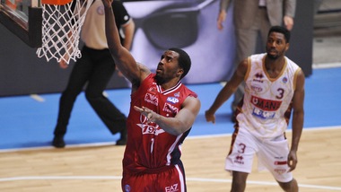 Basket Serie A, Milano reagisce: è 1-1