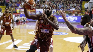 Pargo spazza via l'EA7, l'Umana vola sul 2-1