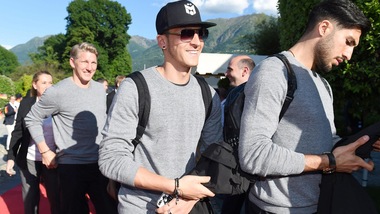 Euro 2016 Germania, inizia il ritiro in Svizzera: che folla ad Ascona!