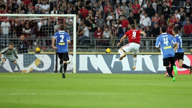 Serie B Bari, rimonta a metà: Novara in semifinale