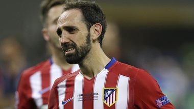 Atletico, Juanfran scrive ai tifosi: «Grazie, vinceremo la Champions»