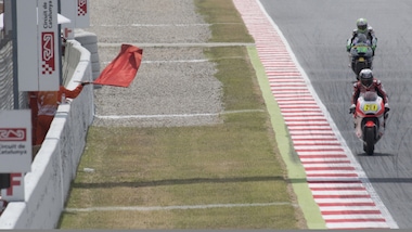Moto2, tragedia Salom: si corre gp Catalogna, ma con la pista modificata
