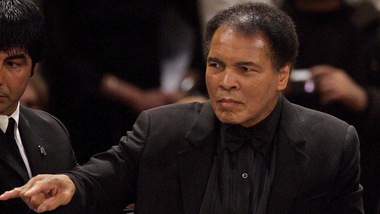 Pugilato, Muhammad Ali in ospedale: condizioni preoccupanti