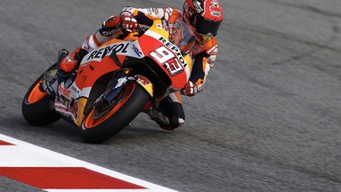 MotoGp Catalogna, Marquez domina le FP4