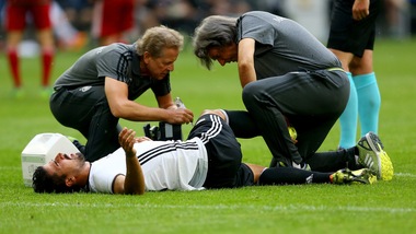 Allarme Germania: Khedira esce dopo 45' dell'amichevole con l'Ungheria