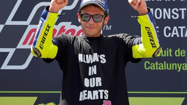 MotoGp, Rossi: «Vittoria dedicata a Salom»