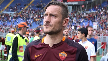 Calciomercato Roma: Totti, ci siamo. Sprint per Mario Rui