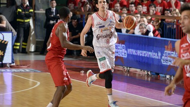 Reggio riapre la finale: super Della Valle